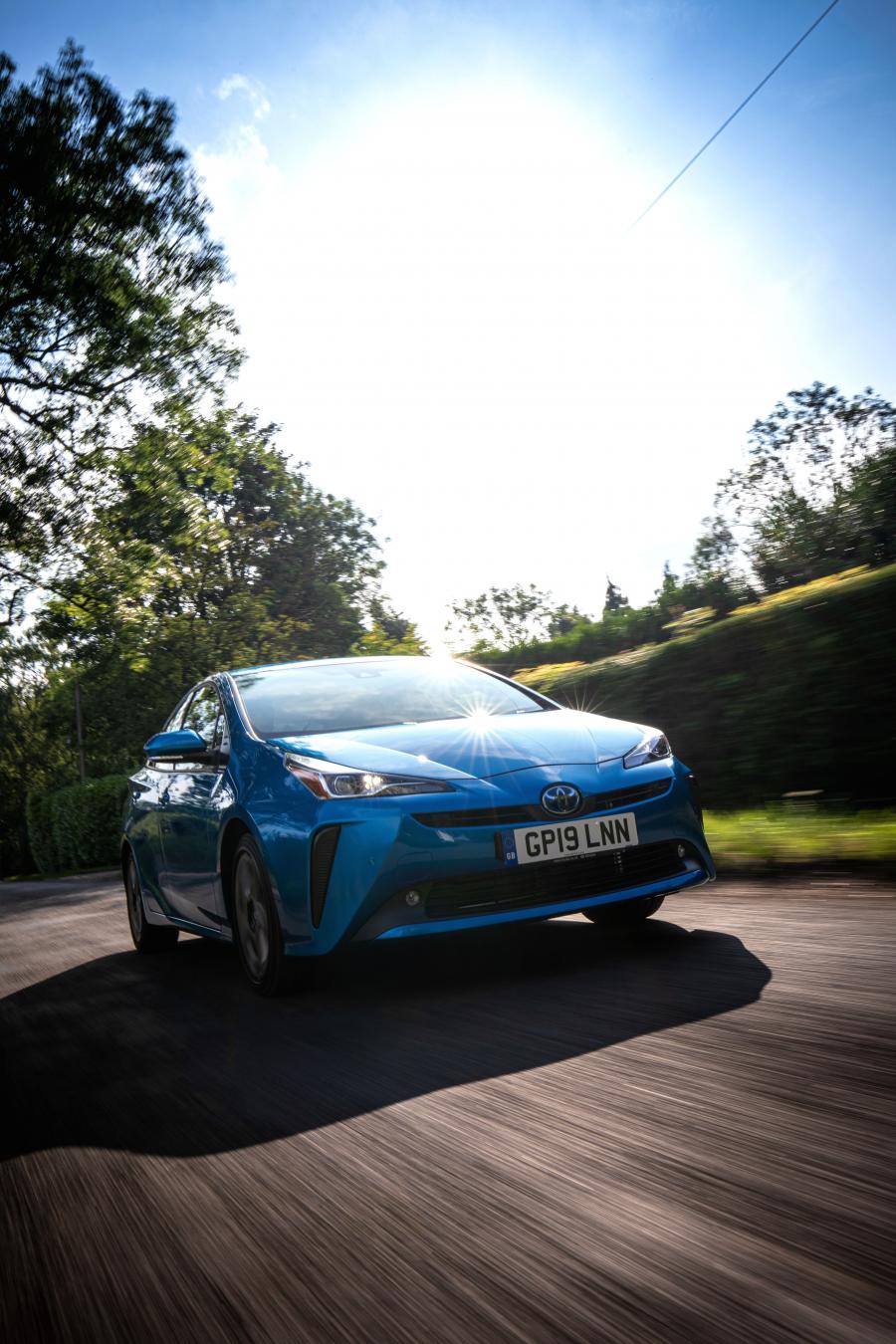  Toyota Prius 2019 года  (UK) (фото 20 из 37)